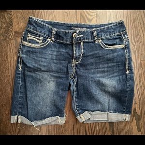 Maurices Size 5/6 denim shorts